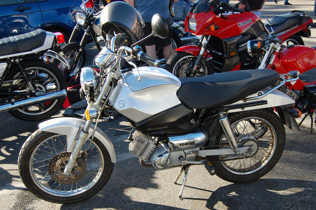 Tomos